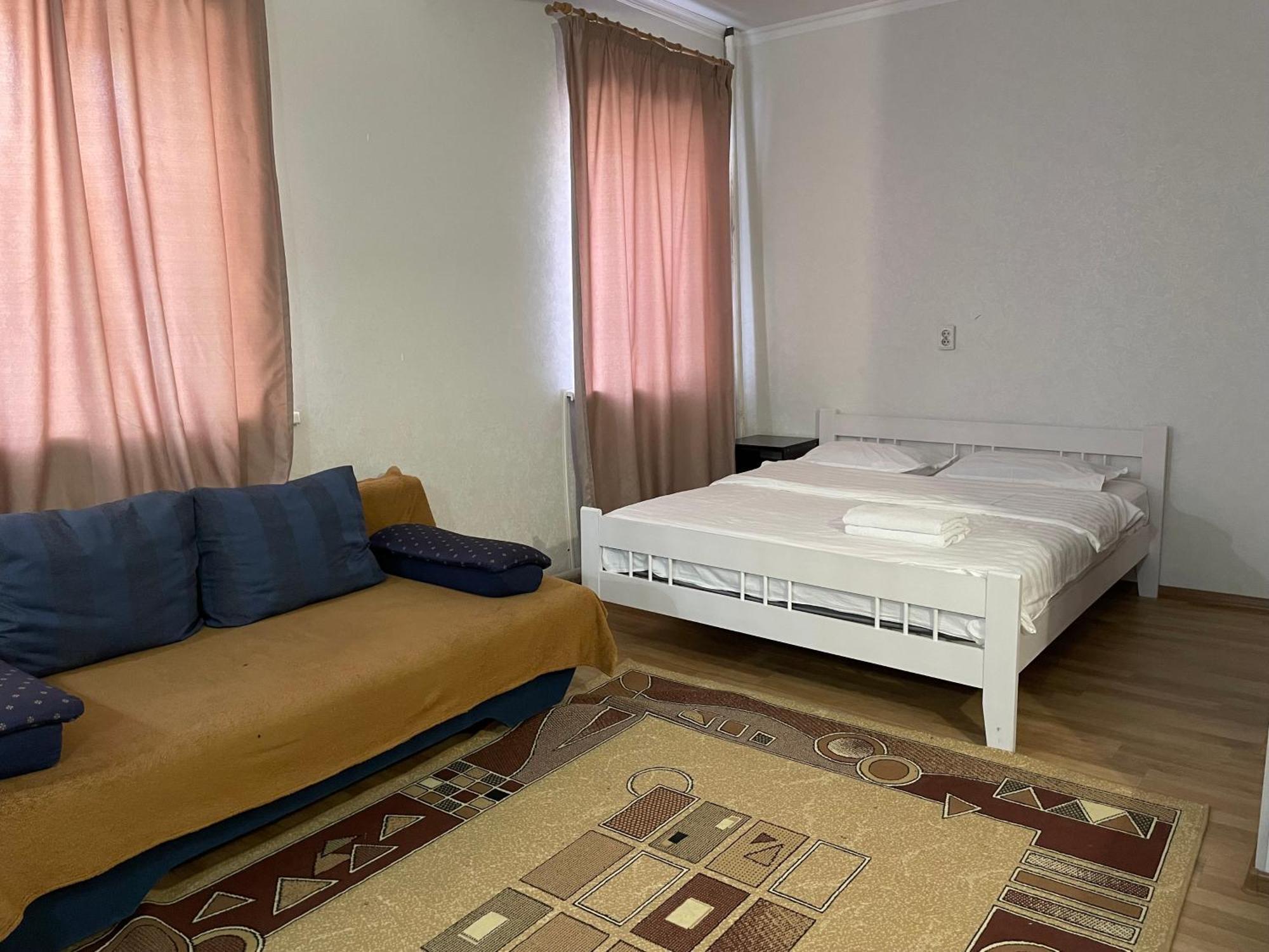 Hostel Fiveseasons Ałma Ata Zewnętrze zdjęcie