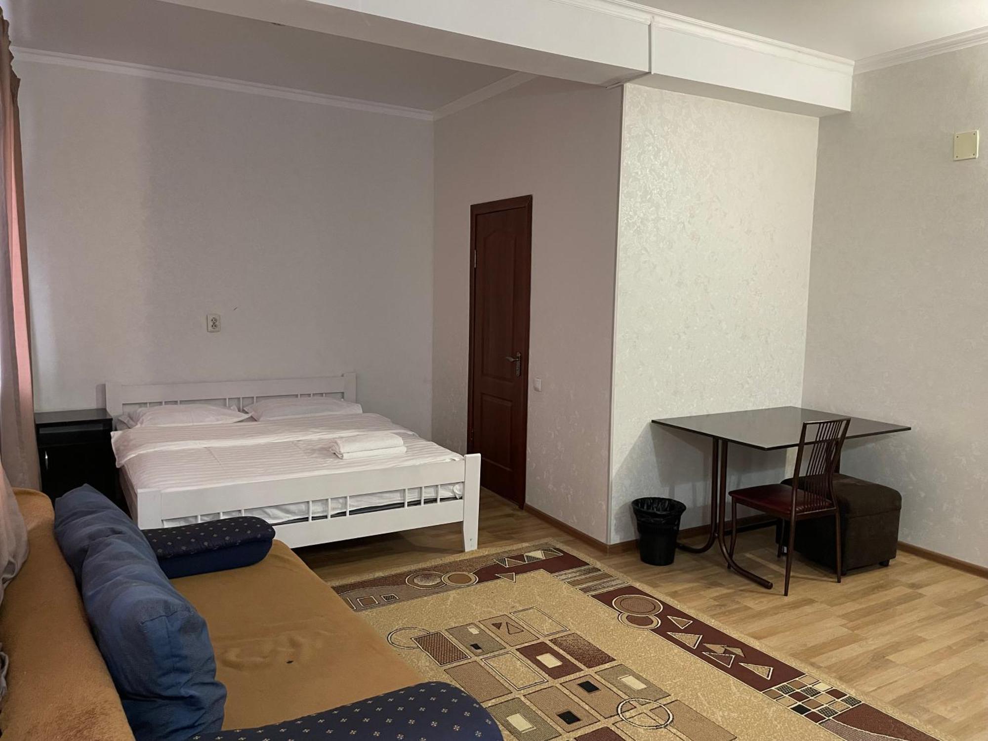 Hostel Fiveseasons Ałma Ata Zewnętrze zdjęcie