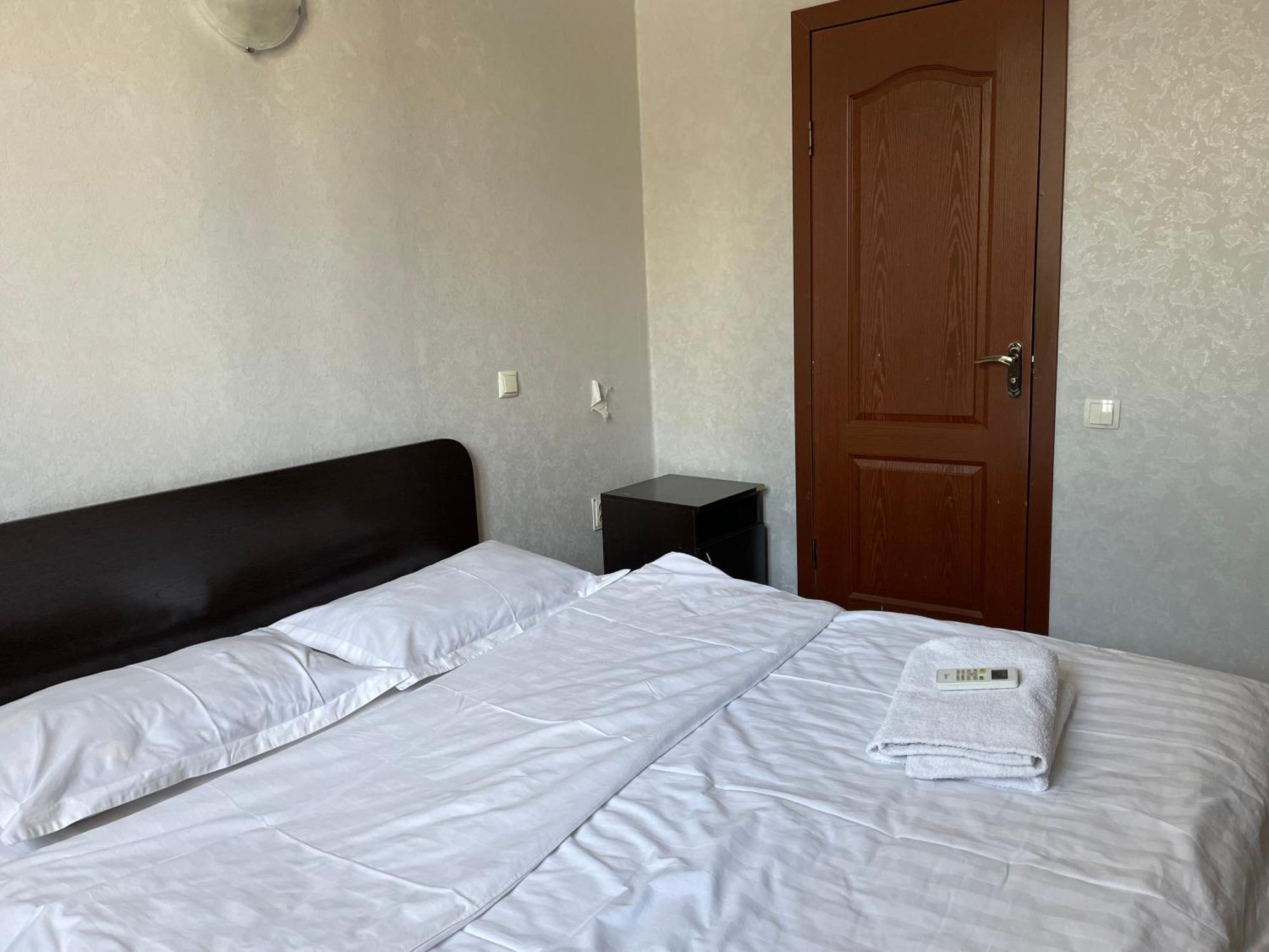 Hostel Fiveseasons Ałma Ata Zewnętrze zdjęcie