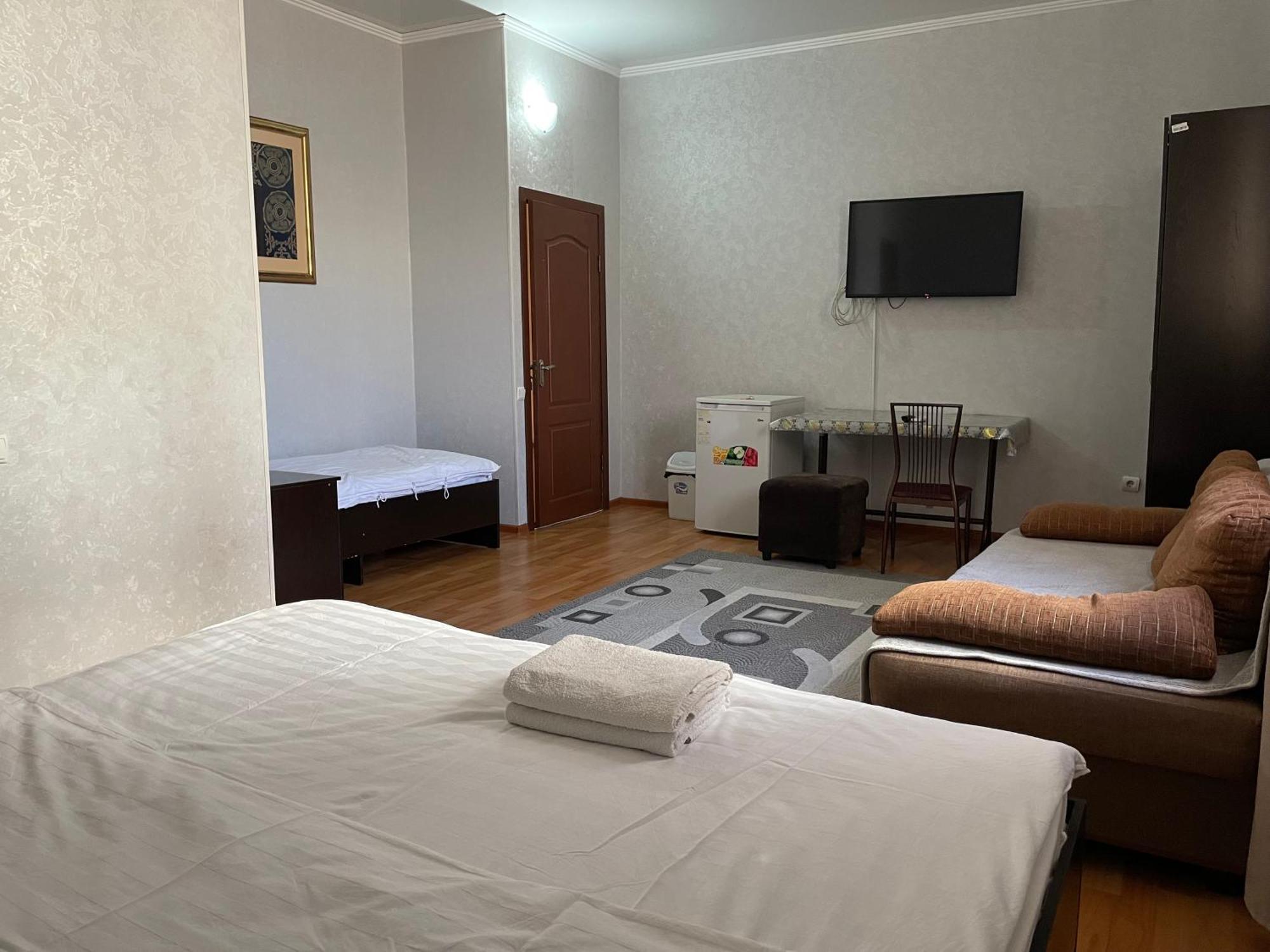 Hostel Fiveseasons Ałma Ata Zewnętrze zdjęcie
